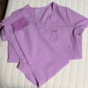 Figs Women's orchid set